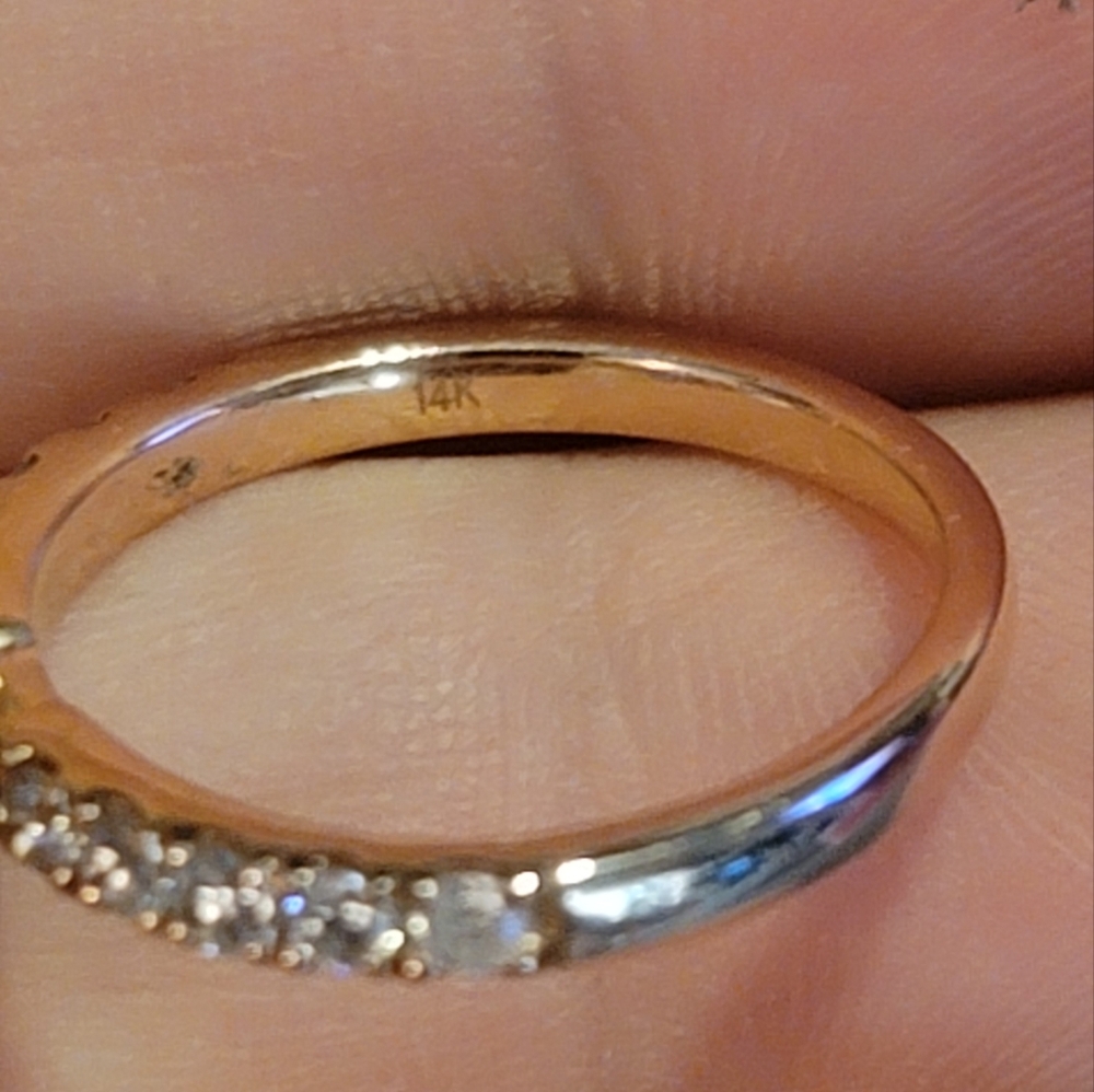 14kt Gold & Diamonds Ring 6.5 - Picture 6 of 12